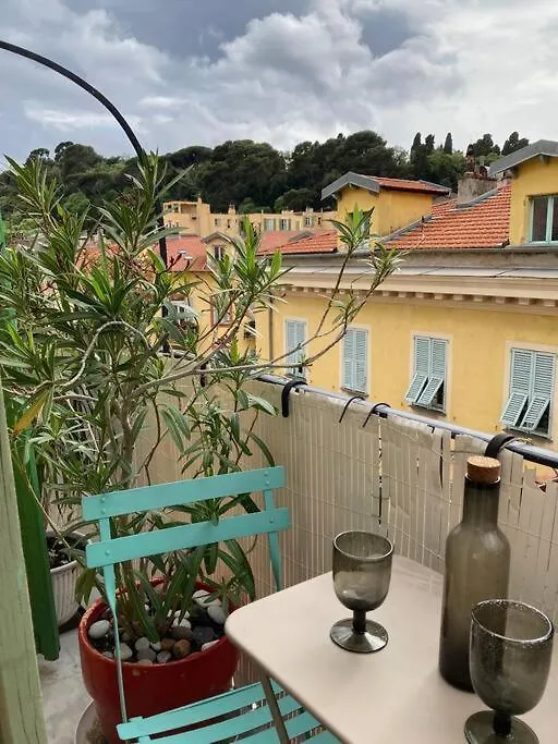 Charmant Deux Pieces Dans Le Quartier Du Port Nicea